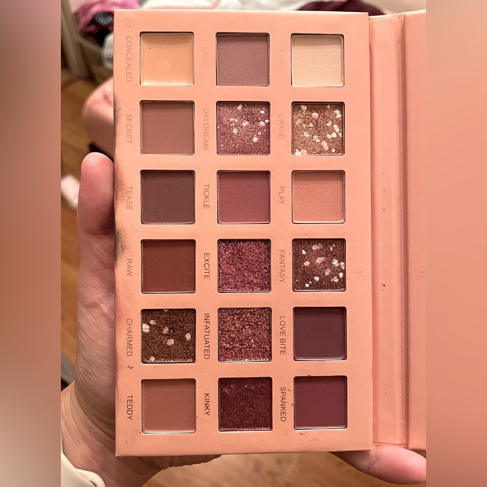 Novo eyeshadows, barely used